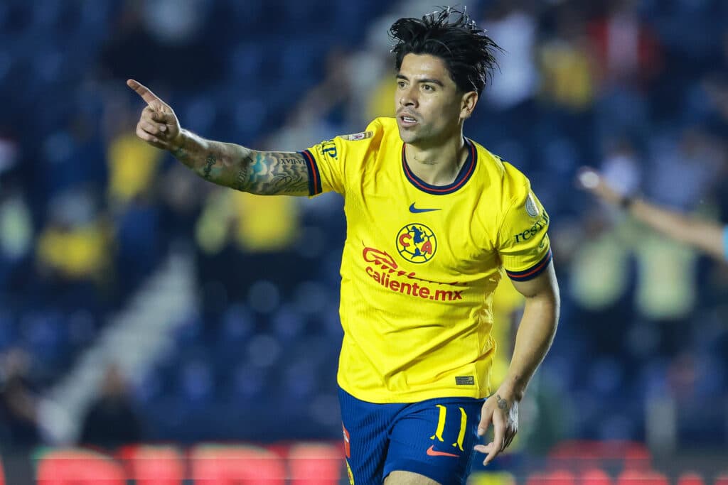 América vs Pumas: el chileno ha tenido un rendimiento inmediato en el conjunto americanista, marcando dos anotaciones en poco más de 100 minutos. (Photo by Manuel Velasquez/Getty Images)