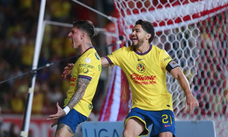 Con el América, Henry Martín suma cinco goles ante los Pumas.