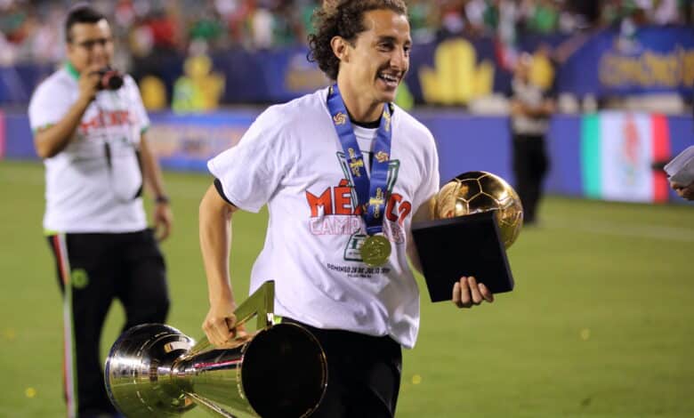 Con la Selección Mexicana, Guardado ganó tres títulos de la Copa Oro, junto a una Copa de la CONCACAF y un tercer lugar en la Copa América de 2007.