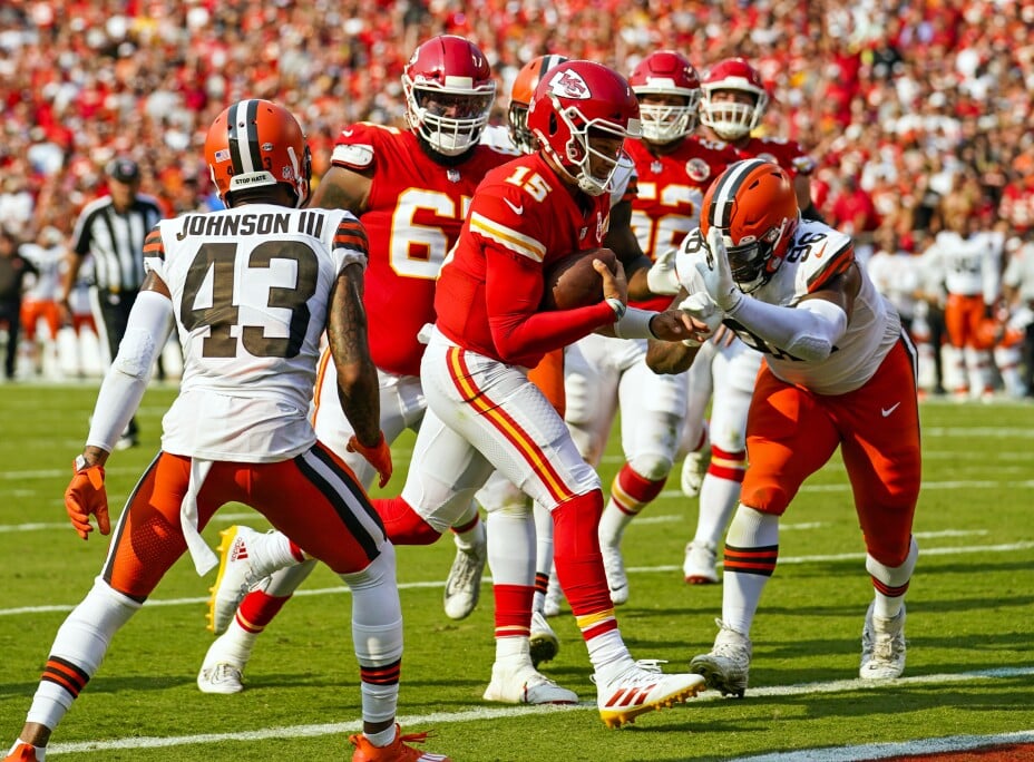 Los Chiefs ganaron el kickoff inicial ante los Browns.