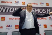 Cuauhtémoc Blanco es futbolista mexicano posando en su campaña por la gobernatura del Estado de Morelos