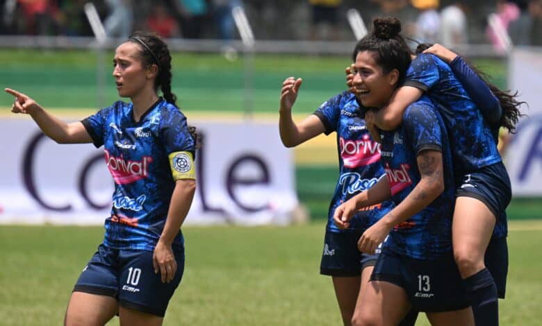 Aisha Solorzano en Unifut de Guatemala.