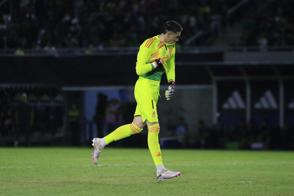 Alex Padilla ha sido constante en los partidos con el Athletic Club y fue tomado en cuenta para la Selección Mexicana Sub 23.