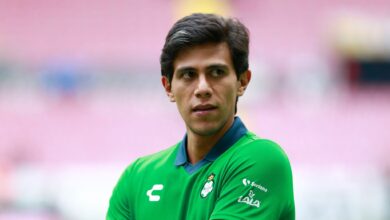 José Juan Macías con Santos Laguna previo a un partido por Liga MX en 2024