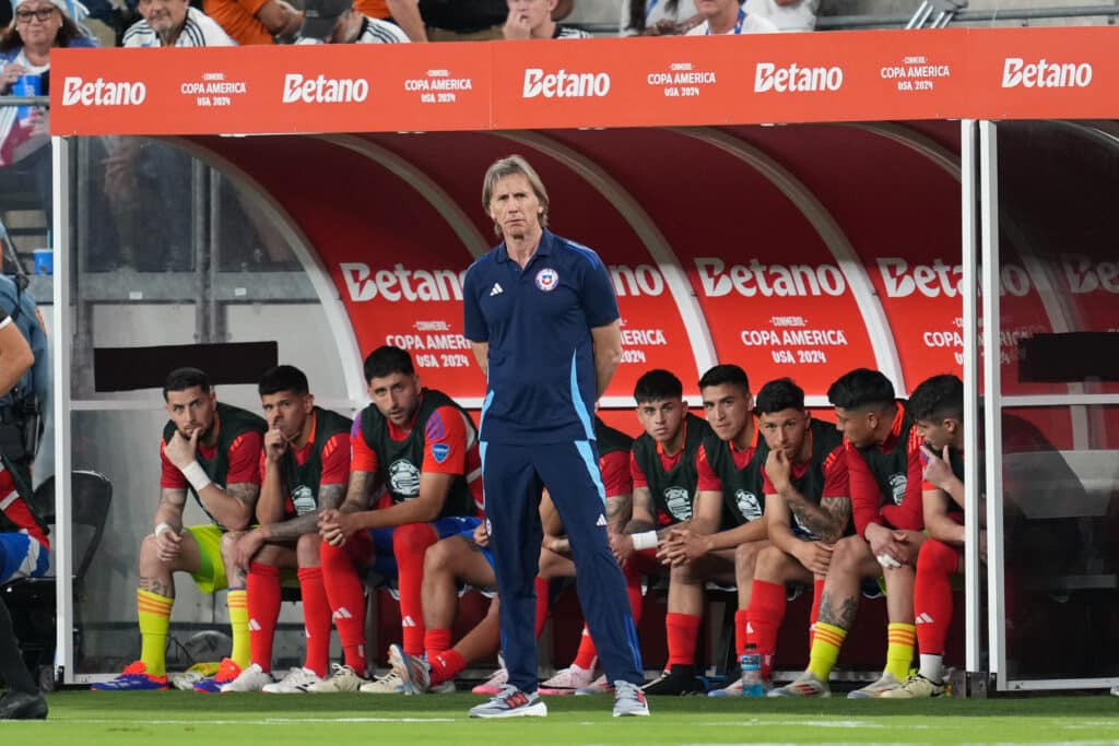 Colombia vs Chile: en caso de no lograr un buen resultado en Barranquilla, la continuidad de Ricardo Gareca pende de un hilo.(Photo by Robin Alam/ISI Photos/Getty Images)