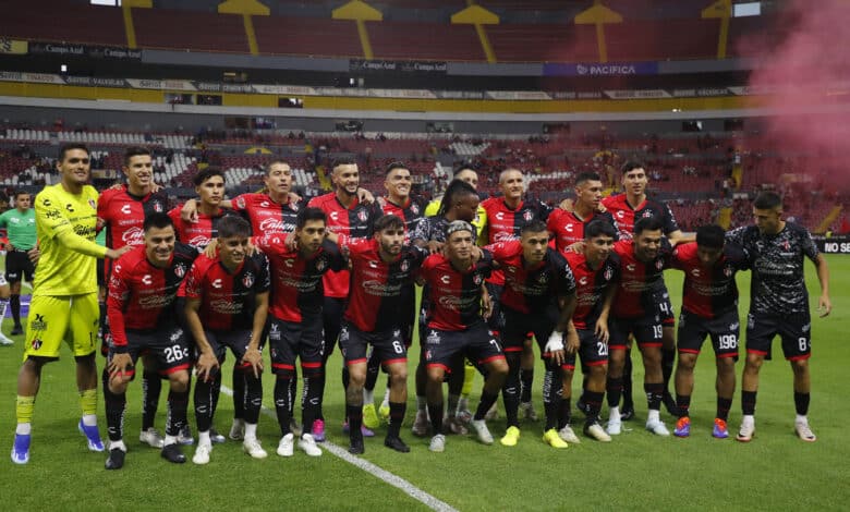 El equipo del Atlas en el Estadio Jalisco.