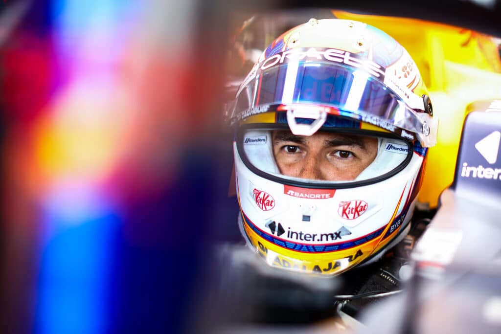 Checo Pérez suma 13 circuitos sin subirse a un podio en la temporada actual de la F1.