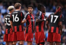 Raúl Jiménez en el duelo entre Fullham y Manchester City por la Premier League.