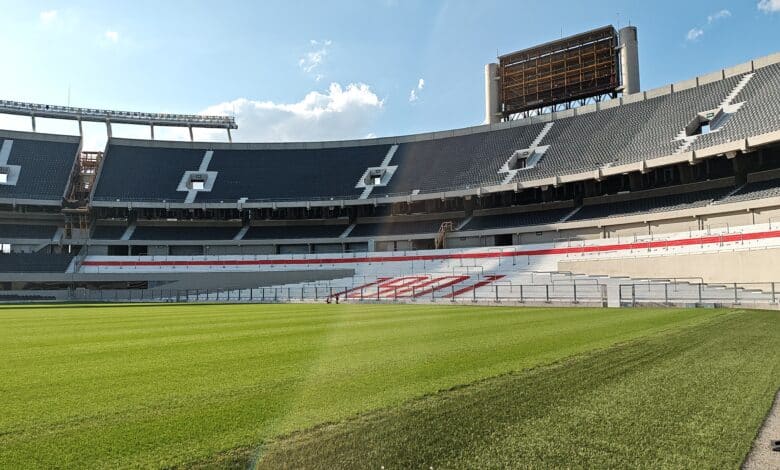 El estado del campo de juego del Estadio Monumental después de los recitales de Paul McCartney