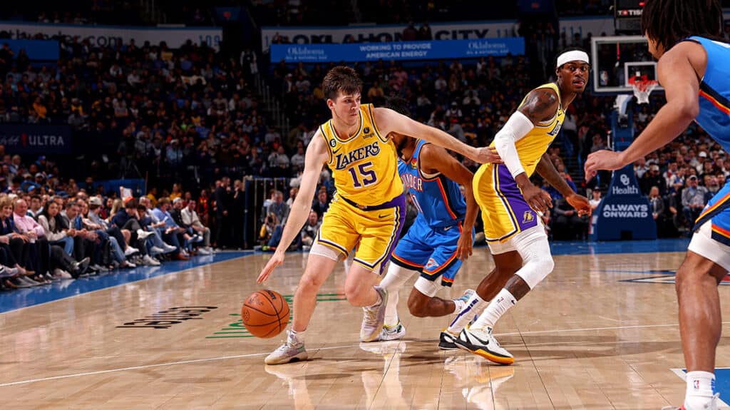 Los Ángeles Lakers vs Oklahoma City Thunder será uno de los encuentros especiales que tendrá la Emirates NBA Cup durante éste sábado.