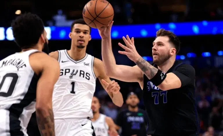 Dallas Mavericks vs San Antonio Spurs será el gran partido de este sábado en la Emirates NBA Cup.