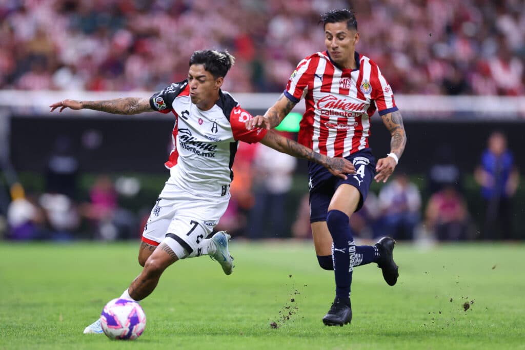 Chivas vs Atlas por  el Play-in del AP 2024.