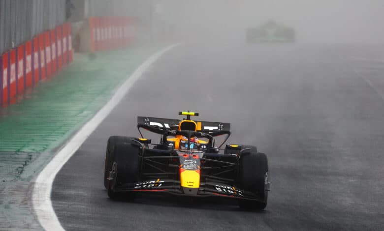 Checo Pérez en el circuito de Interlagos.