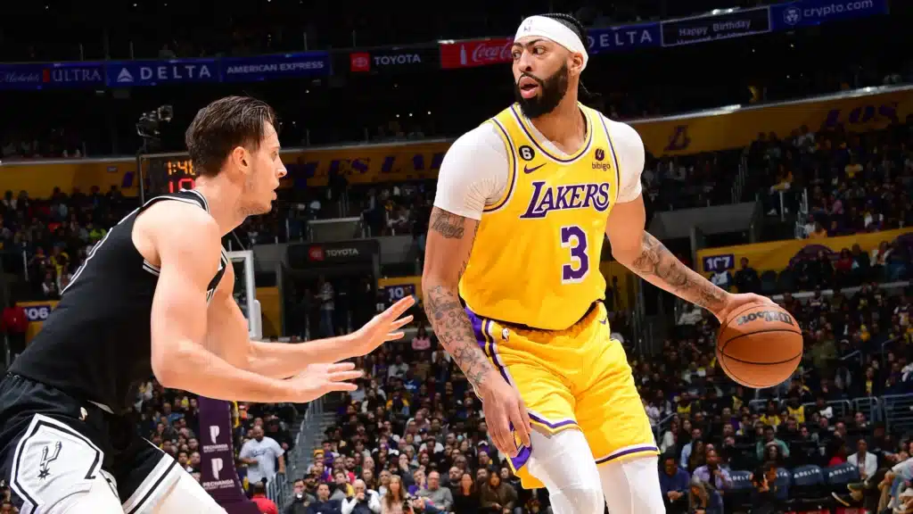 San Antonio Spurs vs Los Ángeles Lakers será uno de los partidos especiales de esta jornada de viernes de la NBA. 