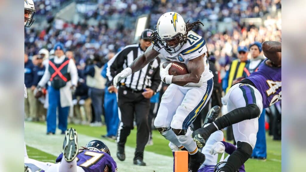 Los Ángeles Chargers vs Baltimore Ravens será el Monday Night de esta jornada de la NFL.