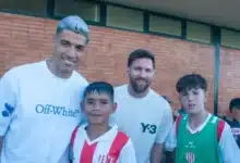 Lionel Messi, de paseo por Rosario junto a su amigo Luis Suárez.