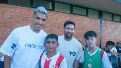 Lionel Messi, de paseo por Rosario junto a su amigo Luis Suárez.