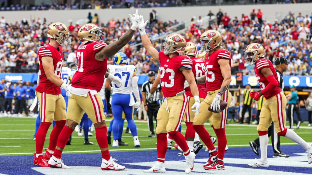 San Francisco 49ers vs Los Ángeles Rams será el partido inicial de la Jornada 15 de la NFL.