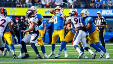 Los Ángeles Chargers vs Denver Broncos será el partido especial de la jornada de jueves de la NFL.