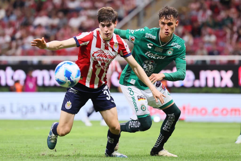 Armando González  fue debutado en Primera División por el DT argentino, Fernando Gago en 2023.