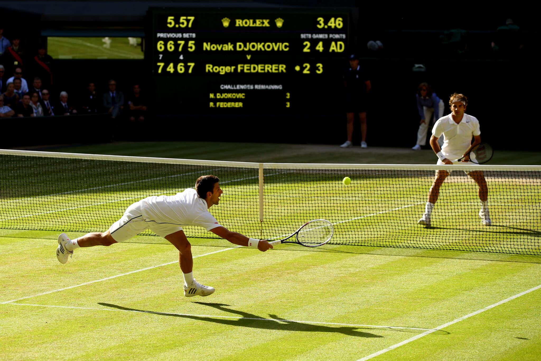 Djokovic and Federer battle it out in the 2019 Wimbledon Final!