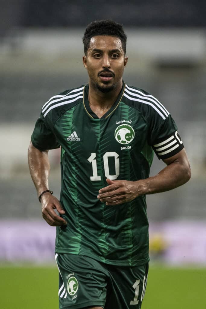 Salem Al-Dawsari (#10) of Saudi Arabia 