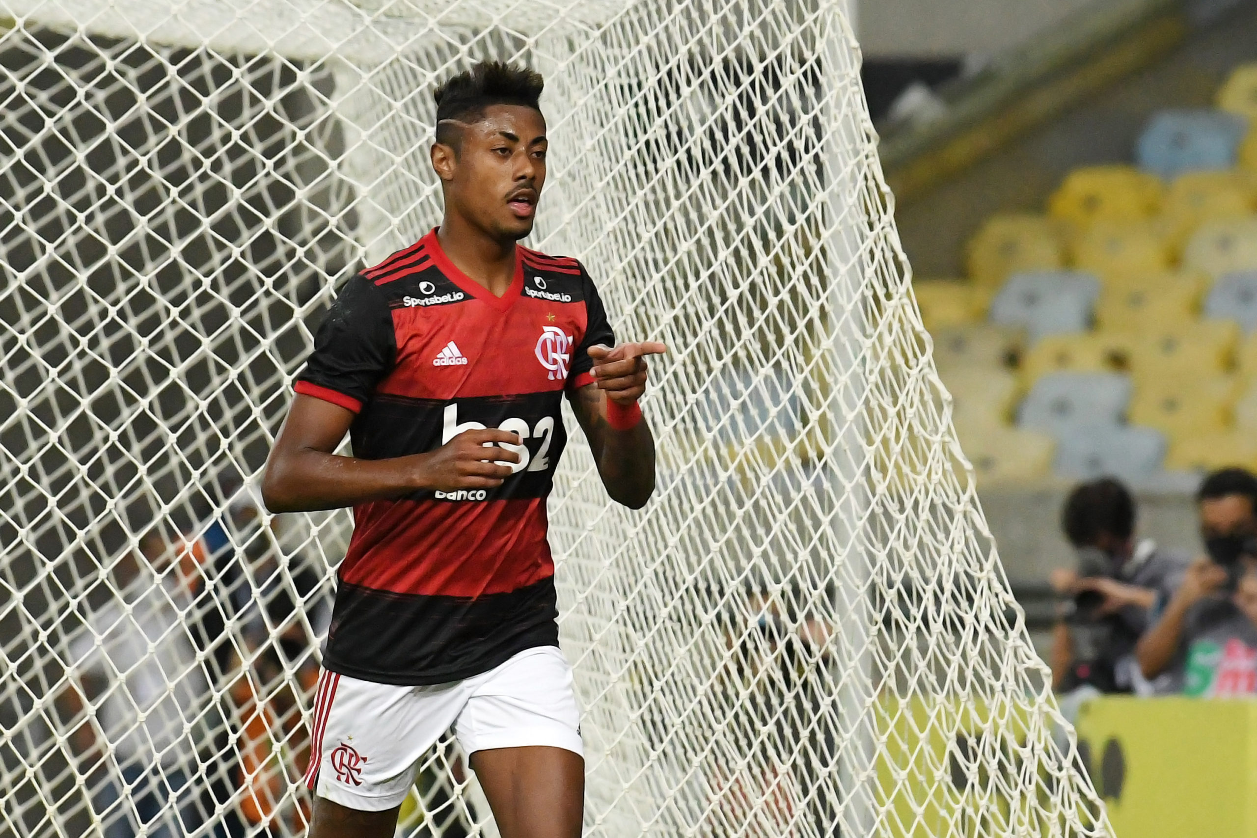 Notícias do Flamengo hoje: resposta de Bruno Henrique ao Palmeiras, Rodrigo  Caio de saída e tudo sobre jogo contra o Vasco