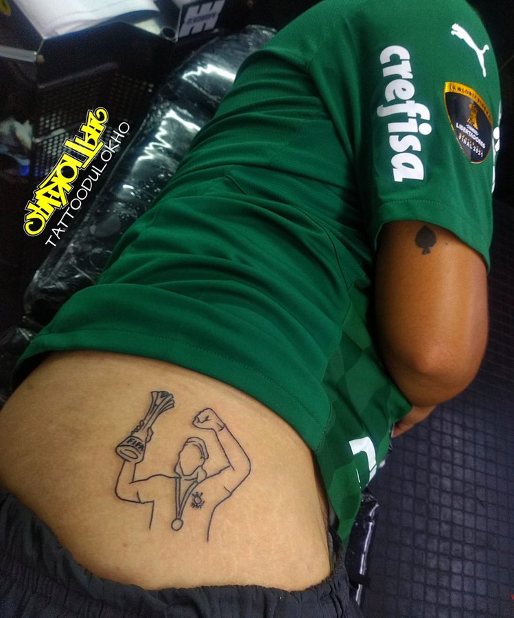 Torcedor Do Palmeiras Faz Tatuagem De C Ssio Segurando Trof U Do Mundial Nas N Degas Scores