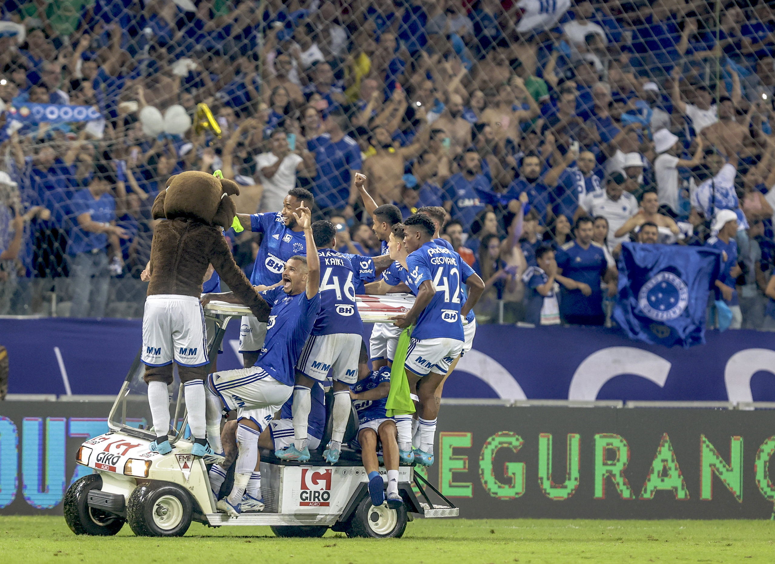 CRUZEIRO 1X2 INTER  VEJA OS MELHORES MOMENTOS DA DERROTA DA RAPOSA NO  MINEIRÃO 