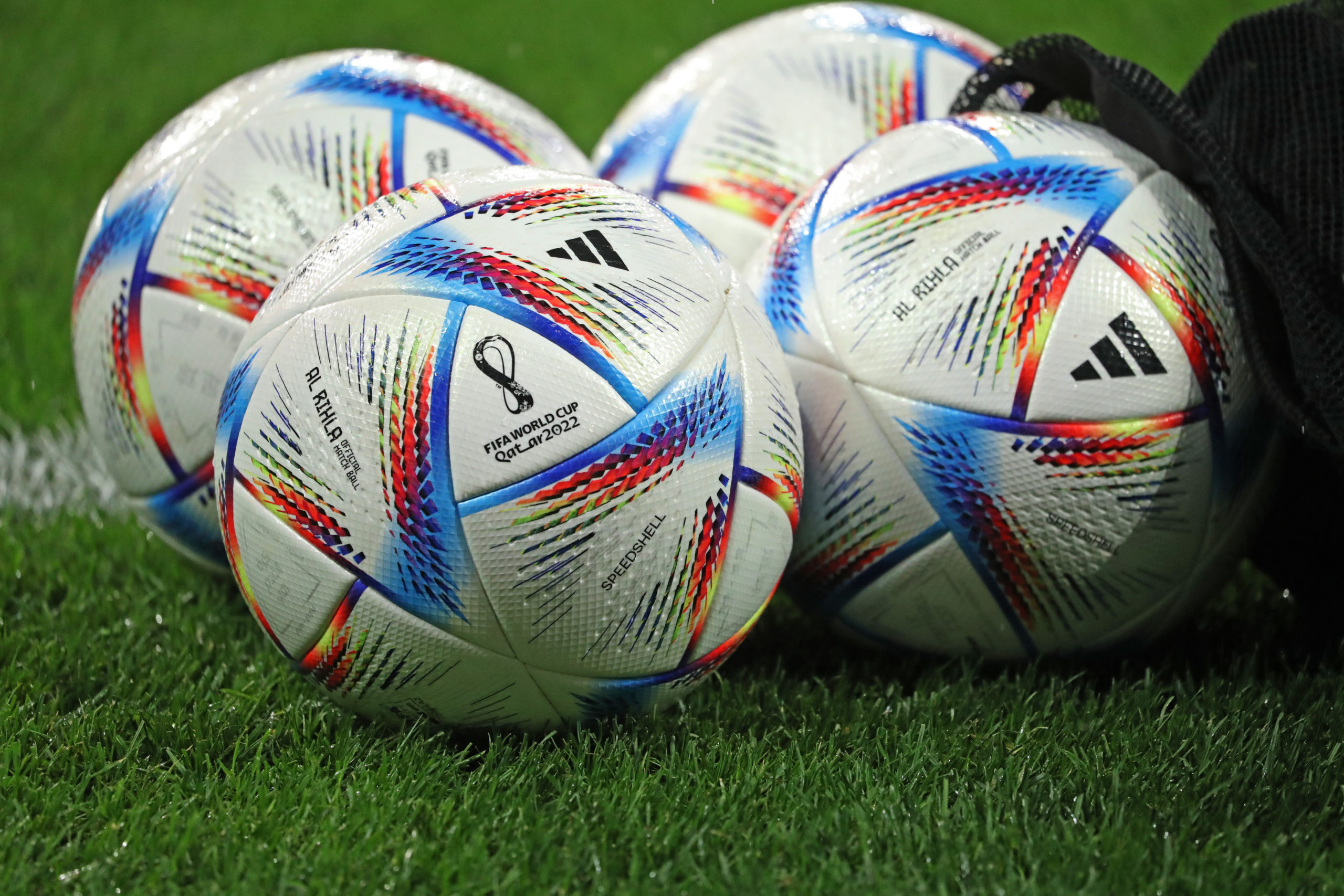 FIFA revela nova bola para os últimos jogos do Mundial: conheça a