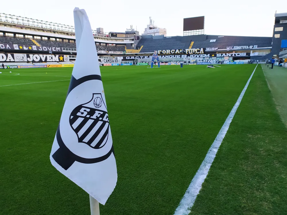 Vila Belmiro pronta para receber jogo entre Corinthians e Santos