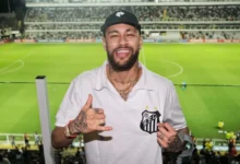 Neymar em jogo do Santos na Vila Belmiro