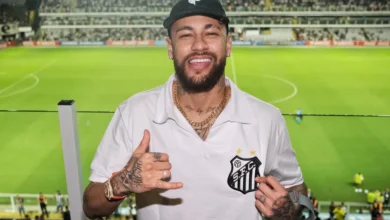 Neymar em jogo do Santos na Vila Belmiro