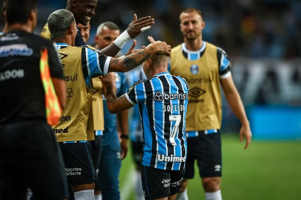 Soteldo jogando pelo Grêmio