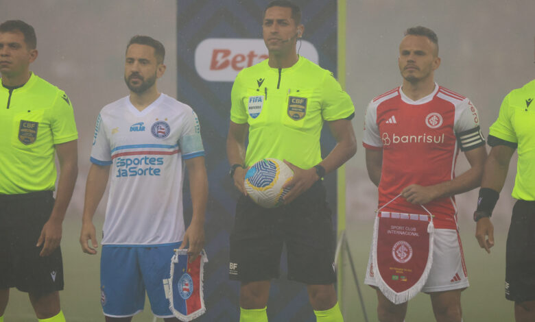 Everton Ribeiro e Renê antes de jogo entre Inter e Bahia pelo Brasileirão 2024