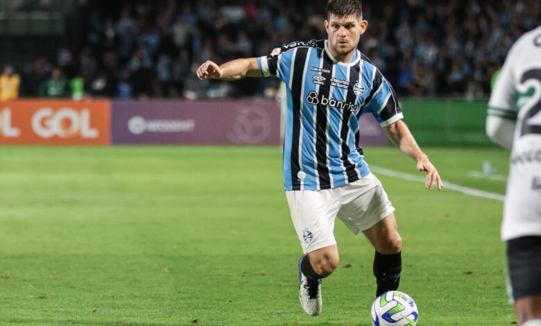 Kannemann em jogo pelo Grêmio