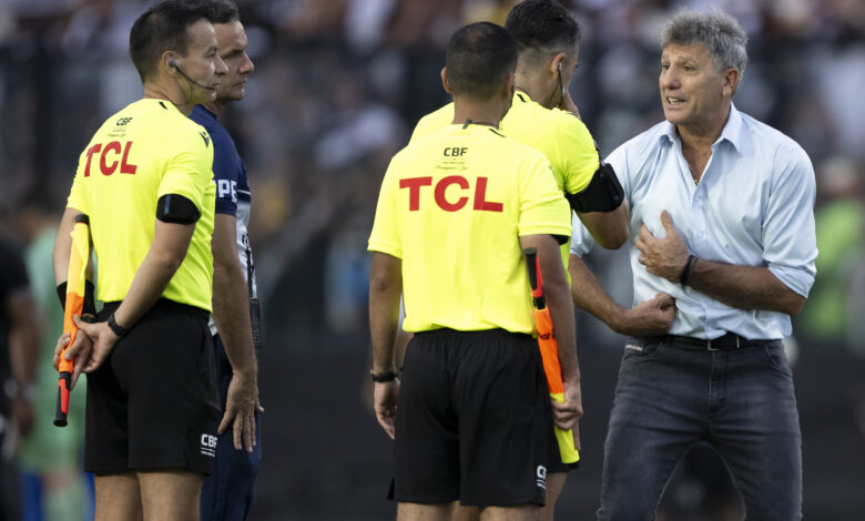 Renato Gaúcho reclama da arbitragem de Vasco x Grêmio