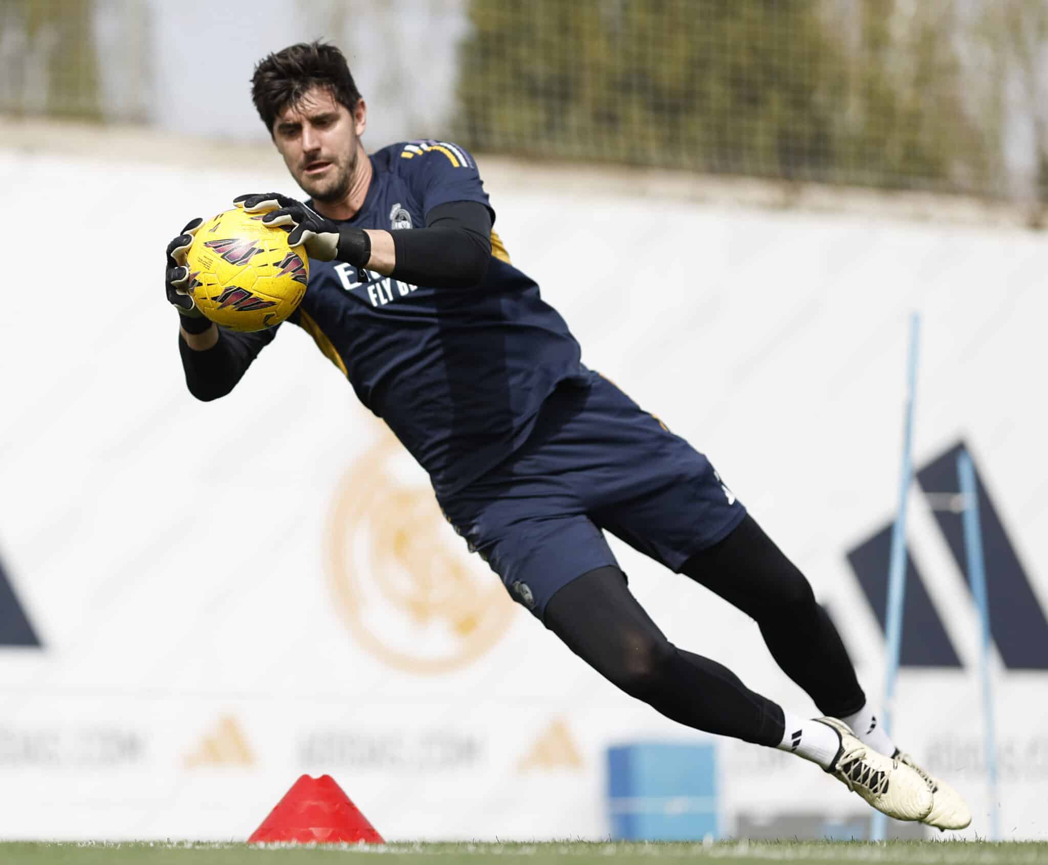 Courtois voltou aos treinos do Real Madrid