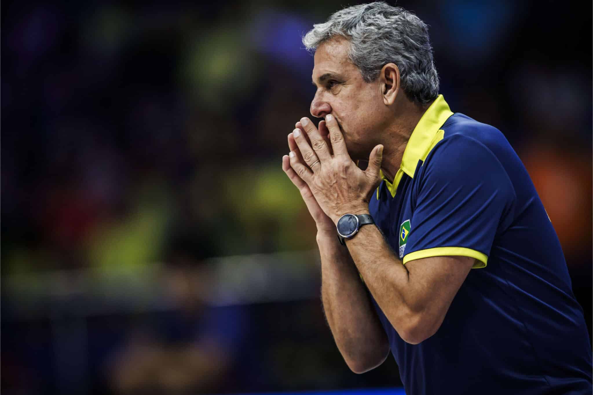 José Roberto Guimarães, treinador da seleção de vôlei feminina convoca lista para Liga das Nações