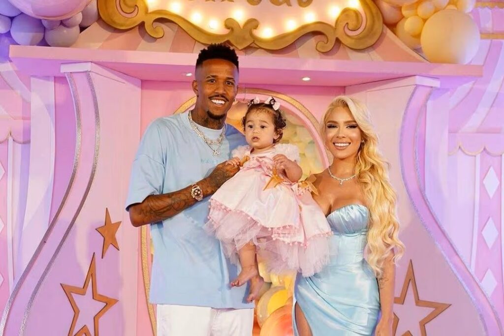 Karoline Lima e Éder Militão no aniversário de 1 ano da filha