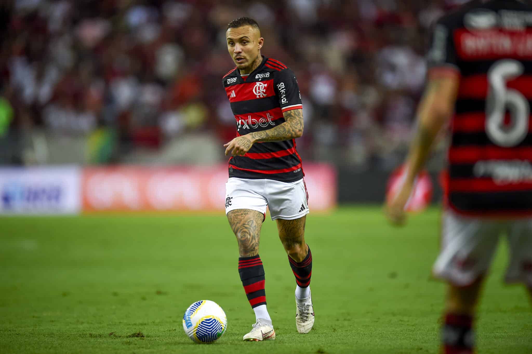 Everton Cebolinha em jogo pelo Flamengo