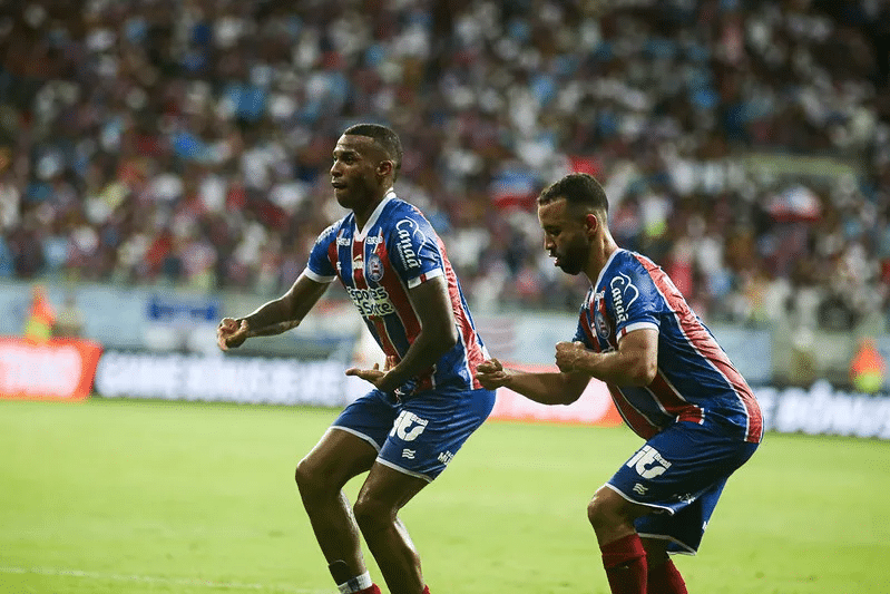 Jean Lucas e Caio Alexandre 'jogam milho' na Arena Fonte Nova no clássico Ba-Vi