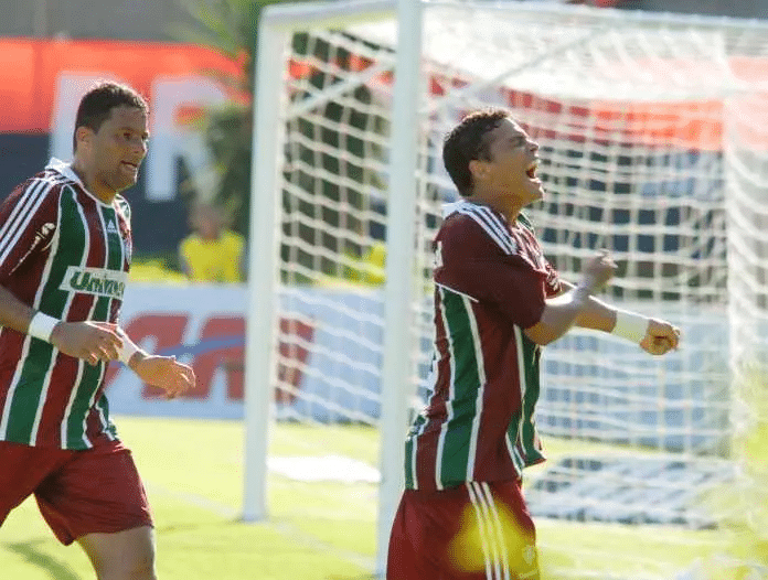 Thiago Silva com a camisa do Fluminense