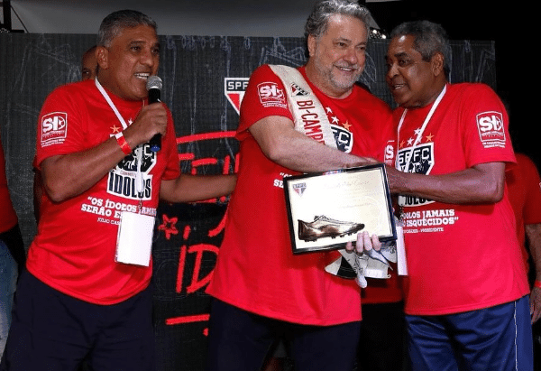 O presidente do São Paulo prestou homenagens a Terto