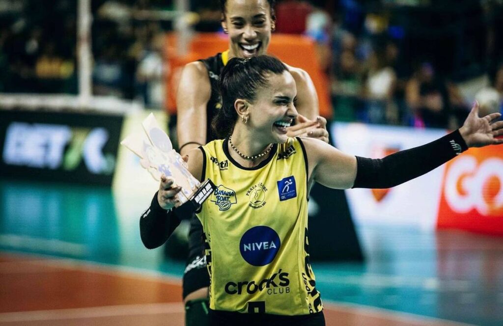 Natinha foi eleita a melhor em quadra na semifinal da Superliga Feminina