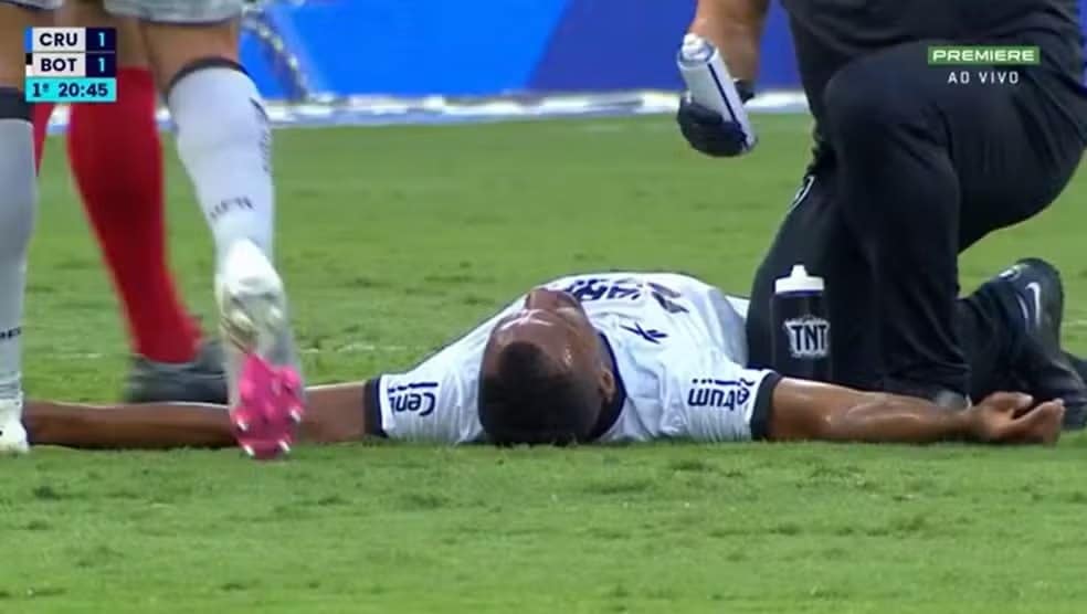 Marlon Freitas sofre concussão durante Botafogo e Cruzeiro