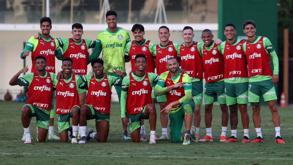 Jogadores do Palmeiras em treino