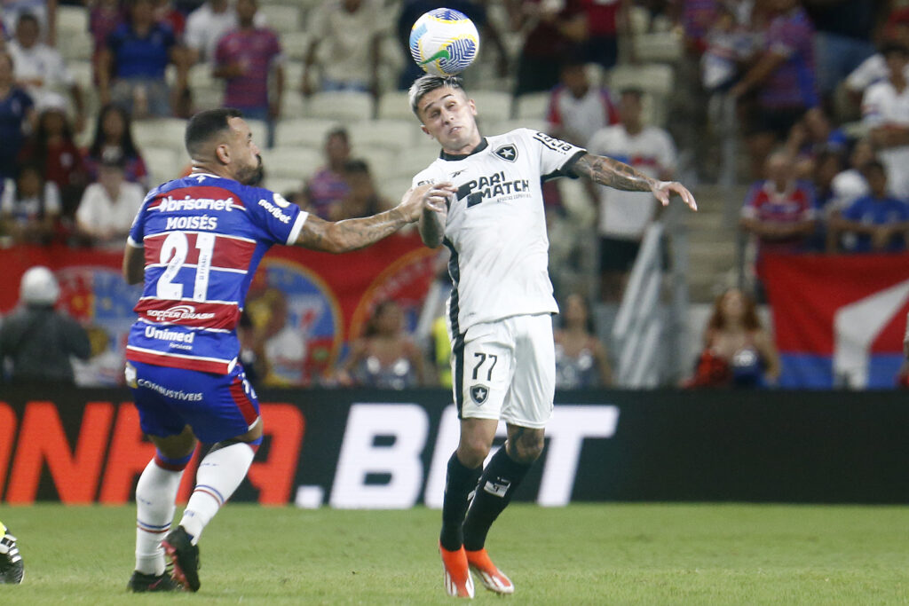 Diego Hernández foi punido pelo Botafogo