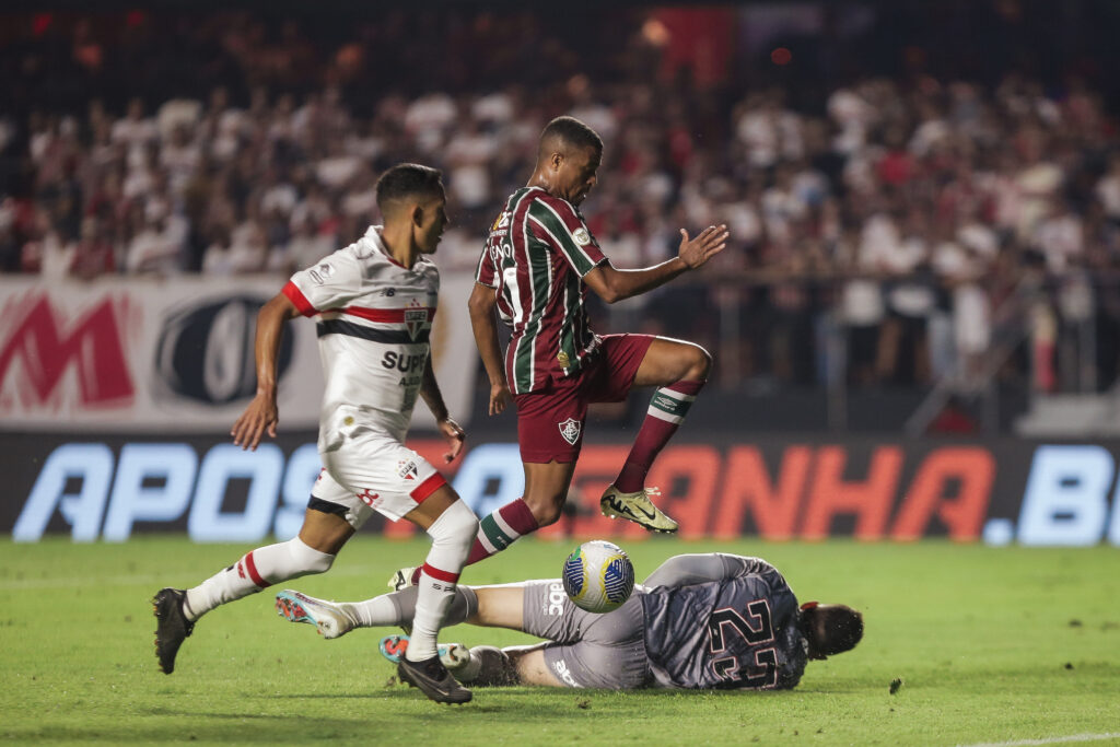 Diniz e Luciano promovem bate-boca no Morumbis