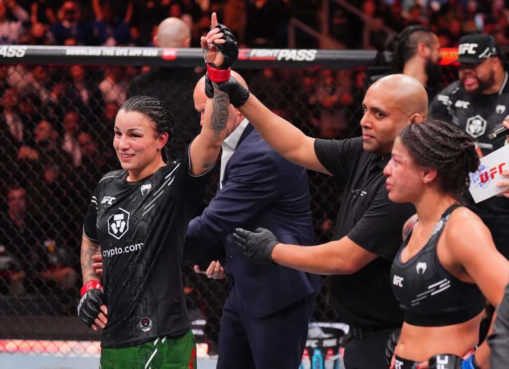 Raquel Pennington é a atual campeã do peso-galo do UFC